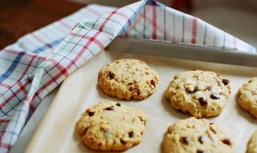 Aluminum cookie sheets