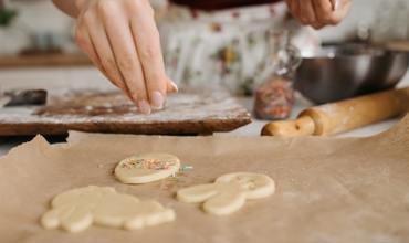 Non-stick cookie sheets