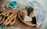 Table setting with basket