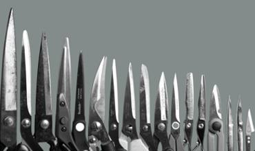 Retractable utility knives