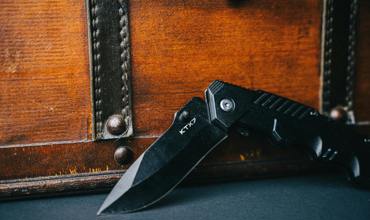 Replaceable blade knives