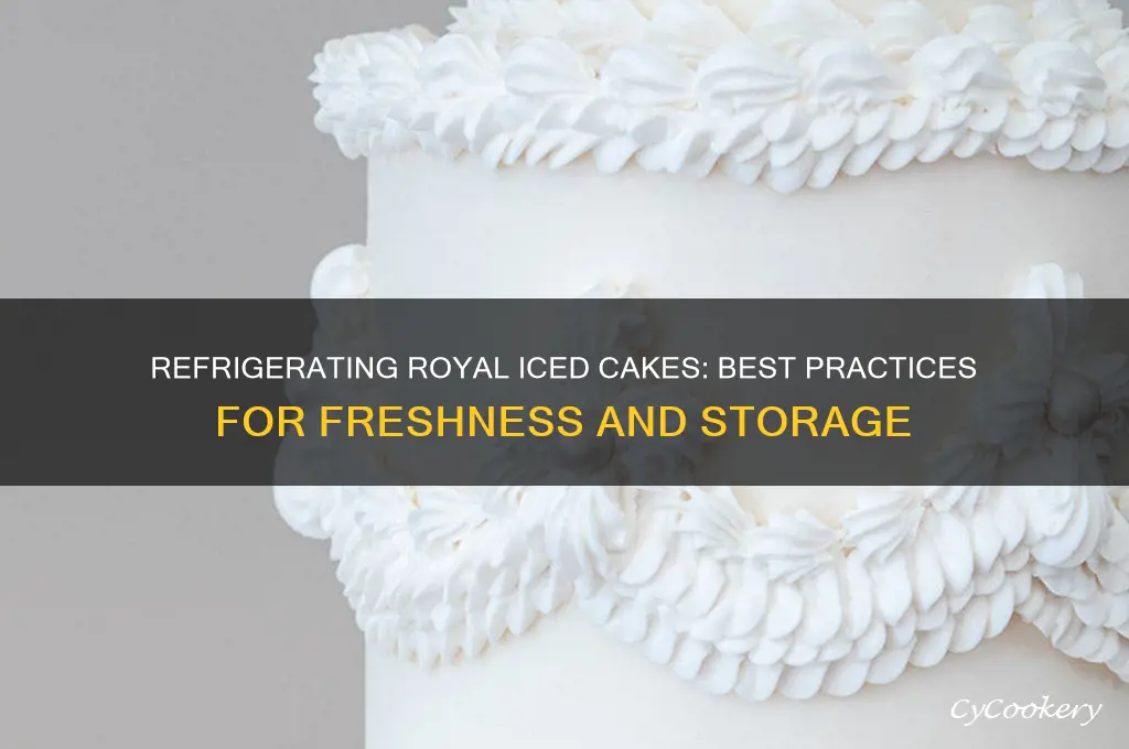 can cake with royal icing be refrigerated