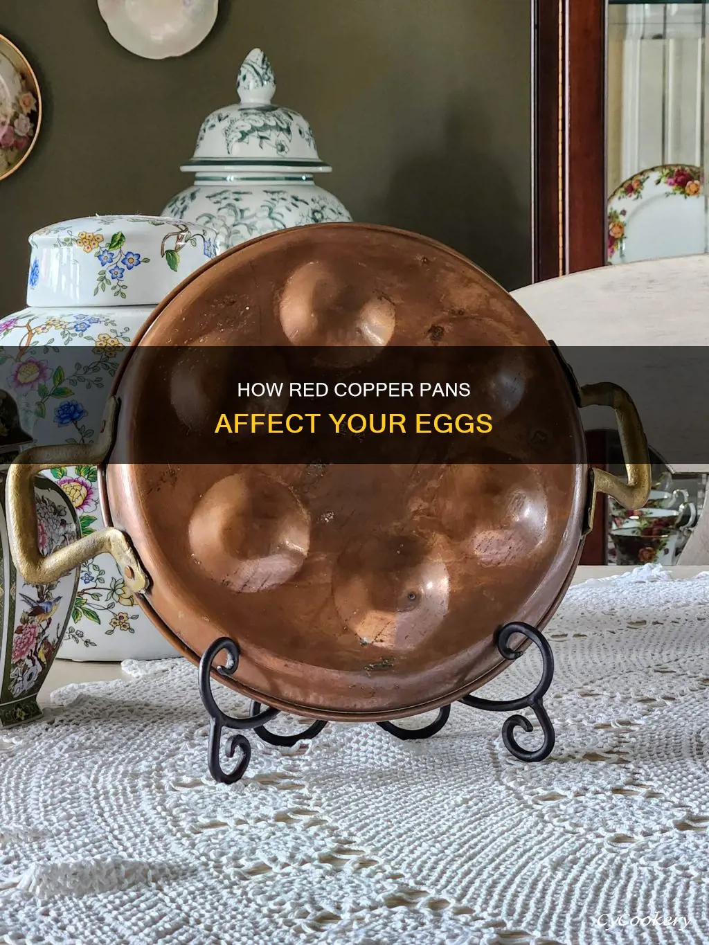 can red copper pan discolor eggs
