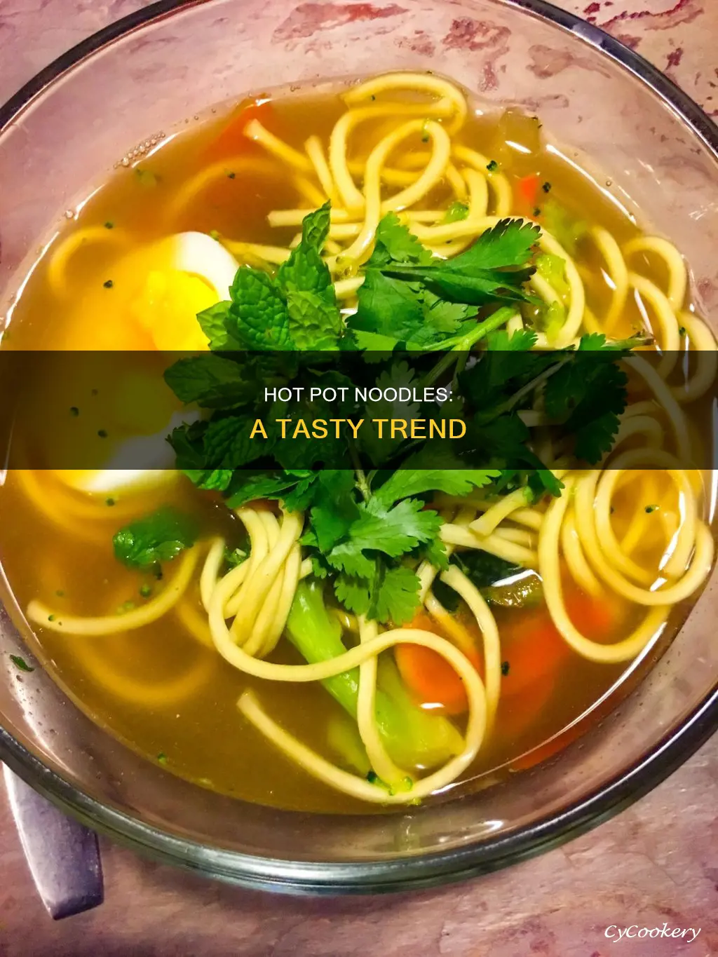 does hot pot have noodles