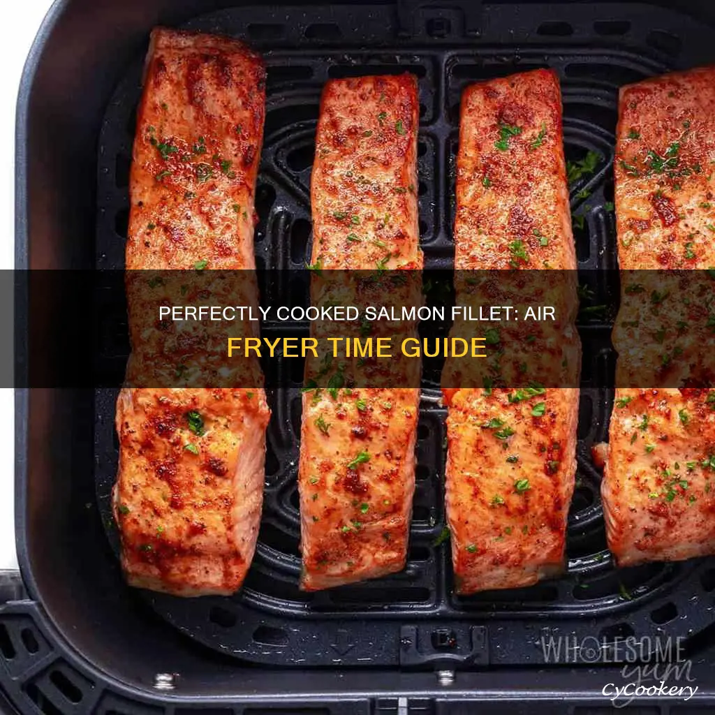 how long cook salmon fillet in air fryer