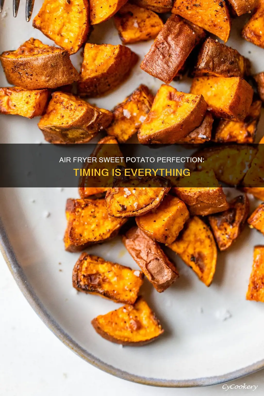 how long to cook small sweet potatoes in air fryer