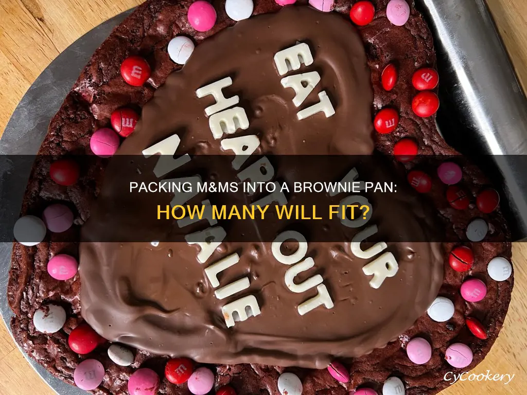 how many m&m fit in a brownie pan
