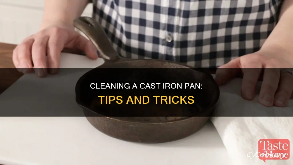 how to clean a caat iron pan