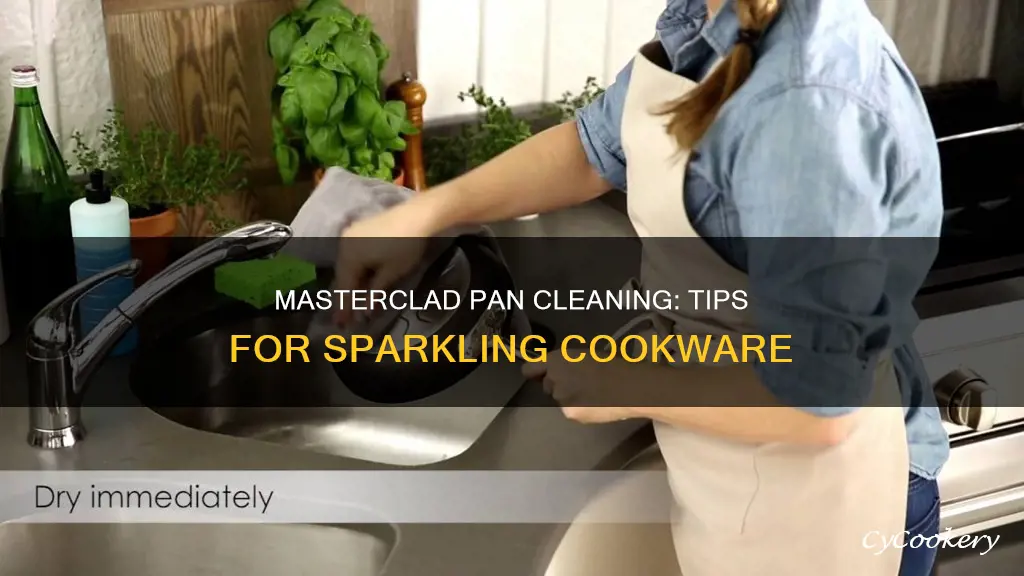 how to clean masterclad pans