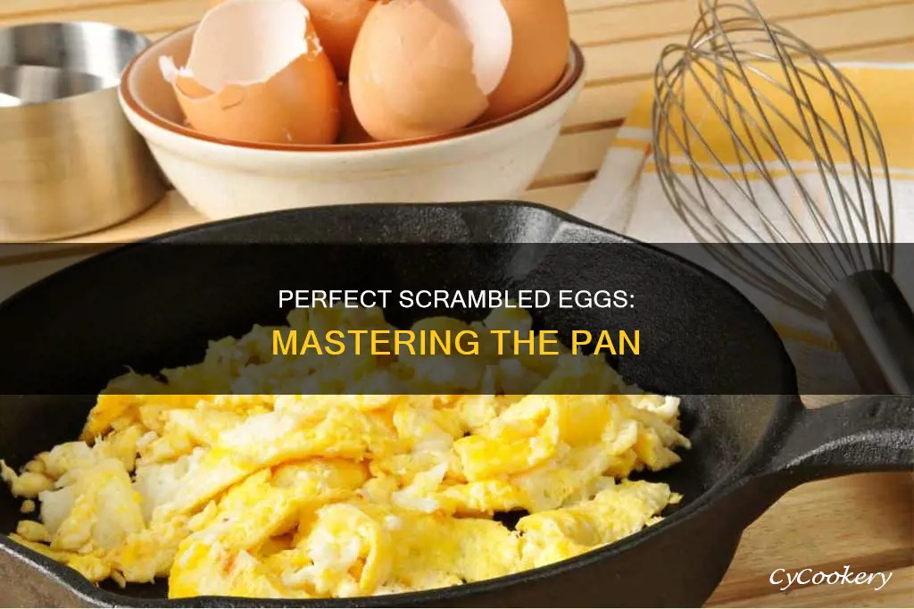 how to do scrambled egg in a pan