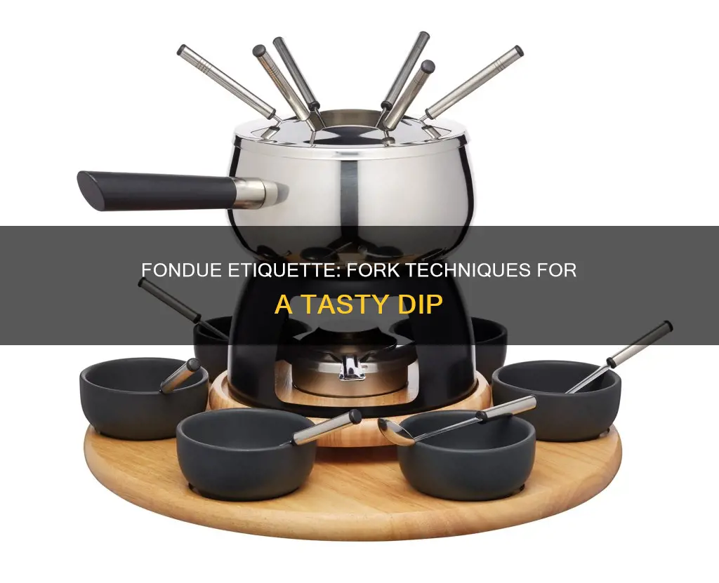 how to eat fondue with fork