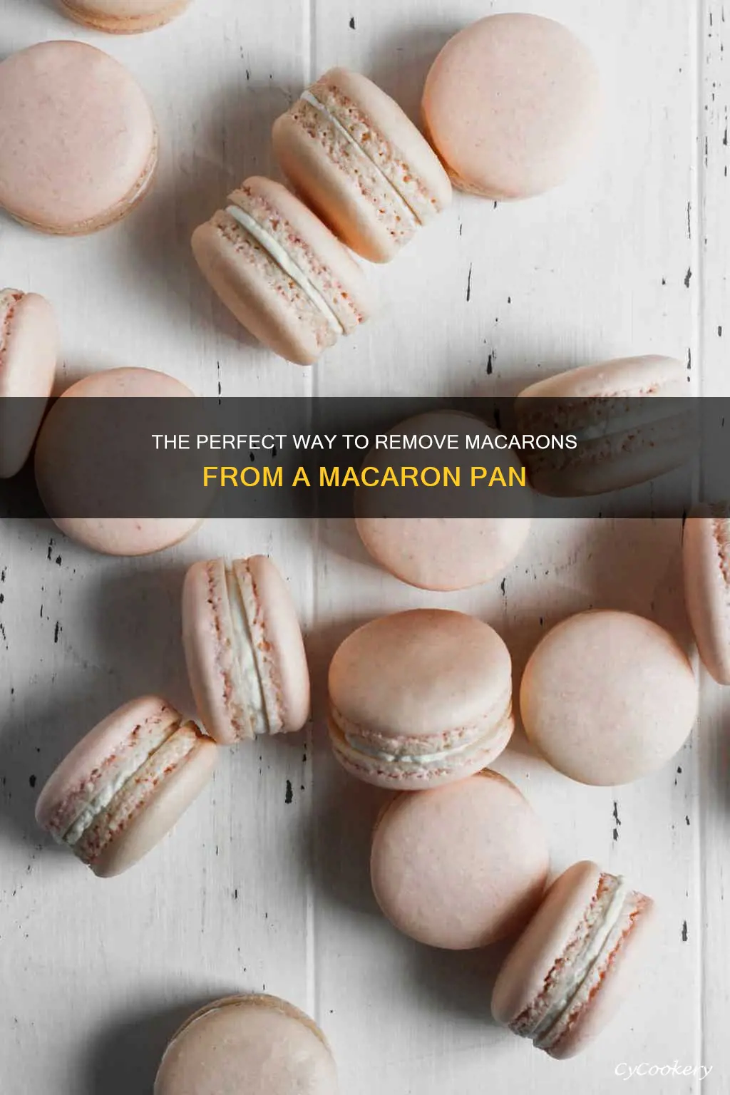 how to take macarons out of a macaron pan
