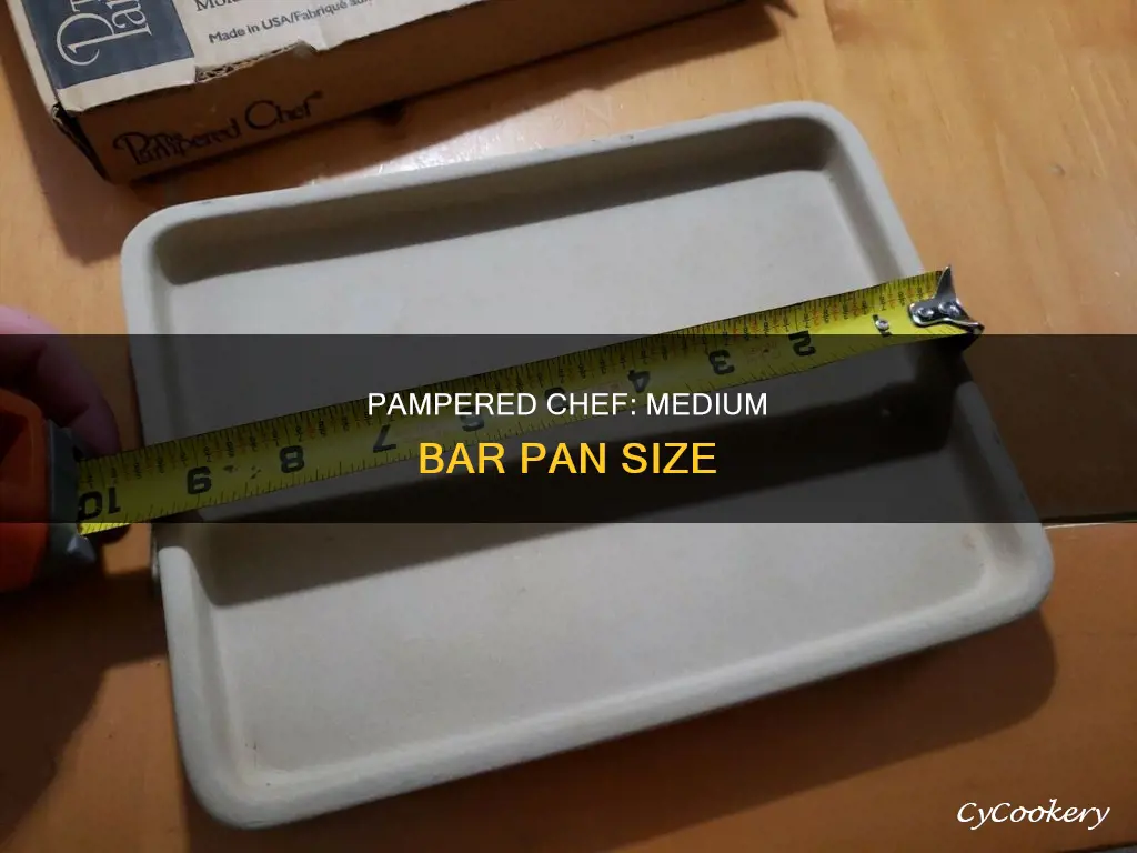 what size is pamperes chef medium bar pan